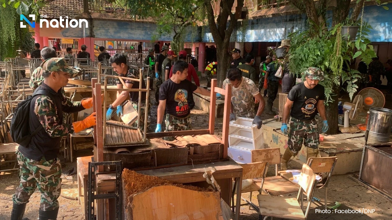 300 Ton Sampah Lebih Diangkut dalam Operasi Pembersihan Hat Yai Pasca-Banjir